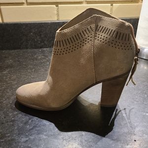 Vince Camuto ankle booties